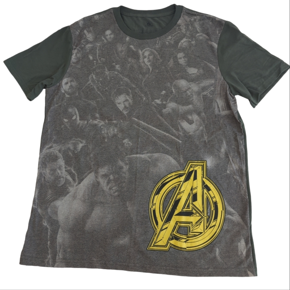 Disney The Avengers t-shirt, men's large, Hulk & more